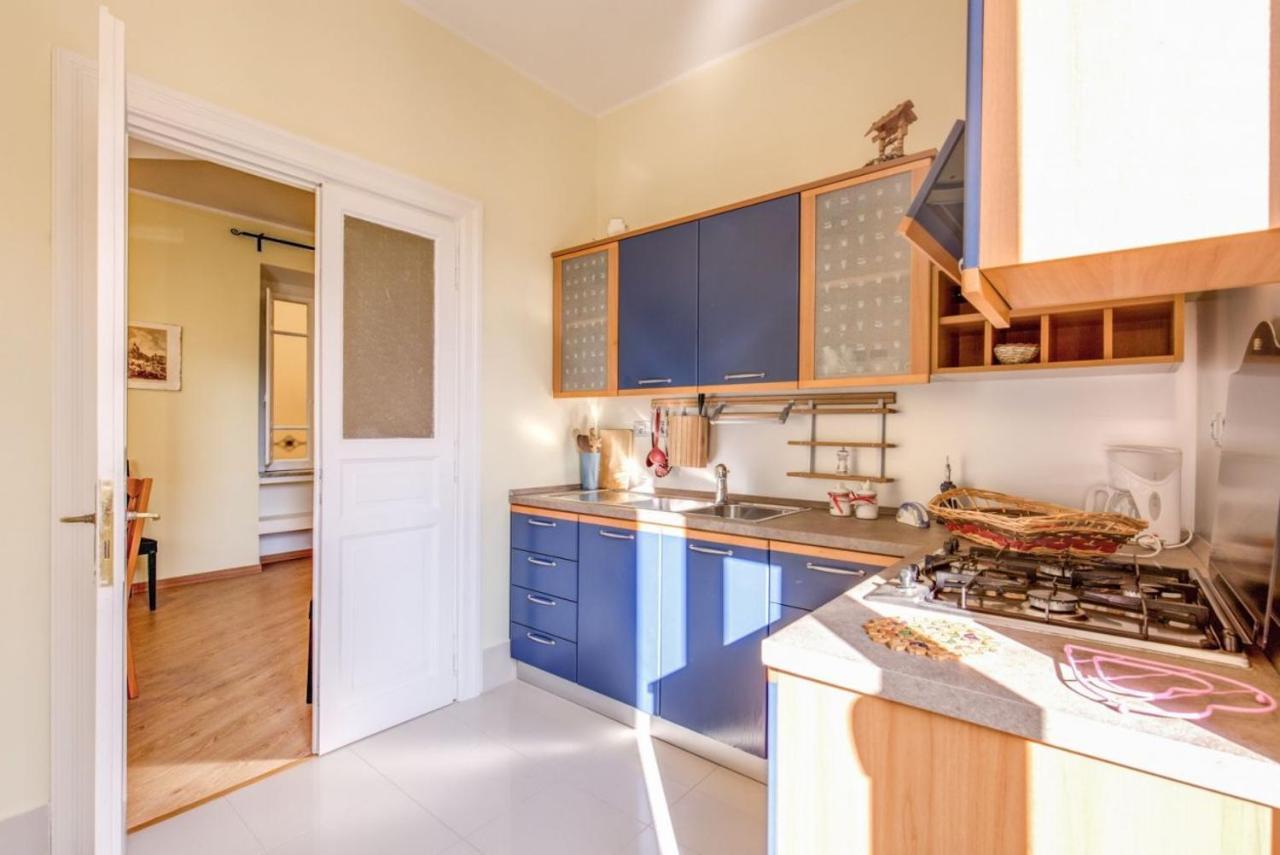 Lovely 4-Bedroom Apartment 30M Sangiovanni Metro Rome Exterior photo